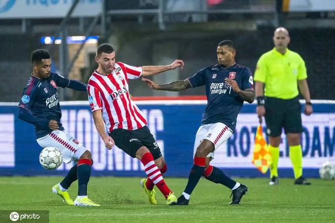 他迅速投入 他迅速投入